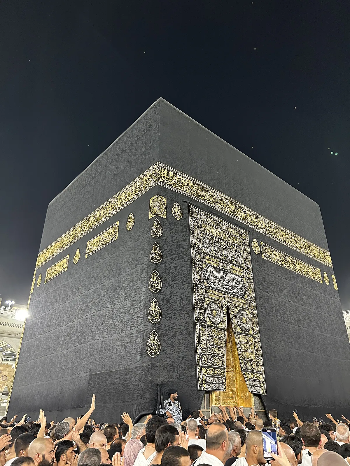 La Kaaba et la mosquée al-Haram de nuit, Omra Ramadan 2027 au départ d'Agadir - 3